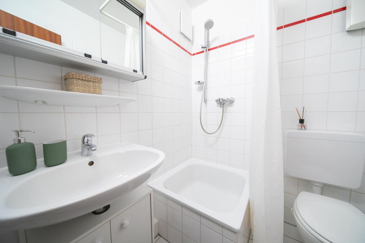 Studio Shiny - Zentral Mit Balkon - Messe - Kueche ノイス エクステリア 写真