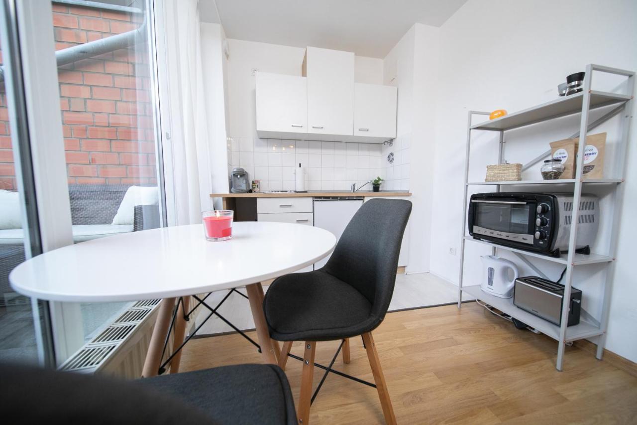 Studio Shiny - Zentral Mit Balkon - Messe - Kueche ノイス エクステリア 写真